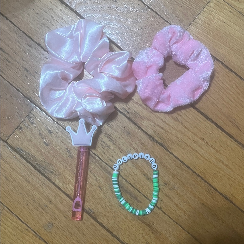 Wicked for Good Bundle UNLIMITED charm bracelet, pink brace lets, bubble wand + - Picture 7 of 7